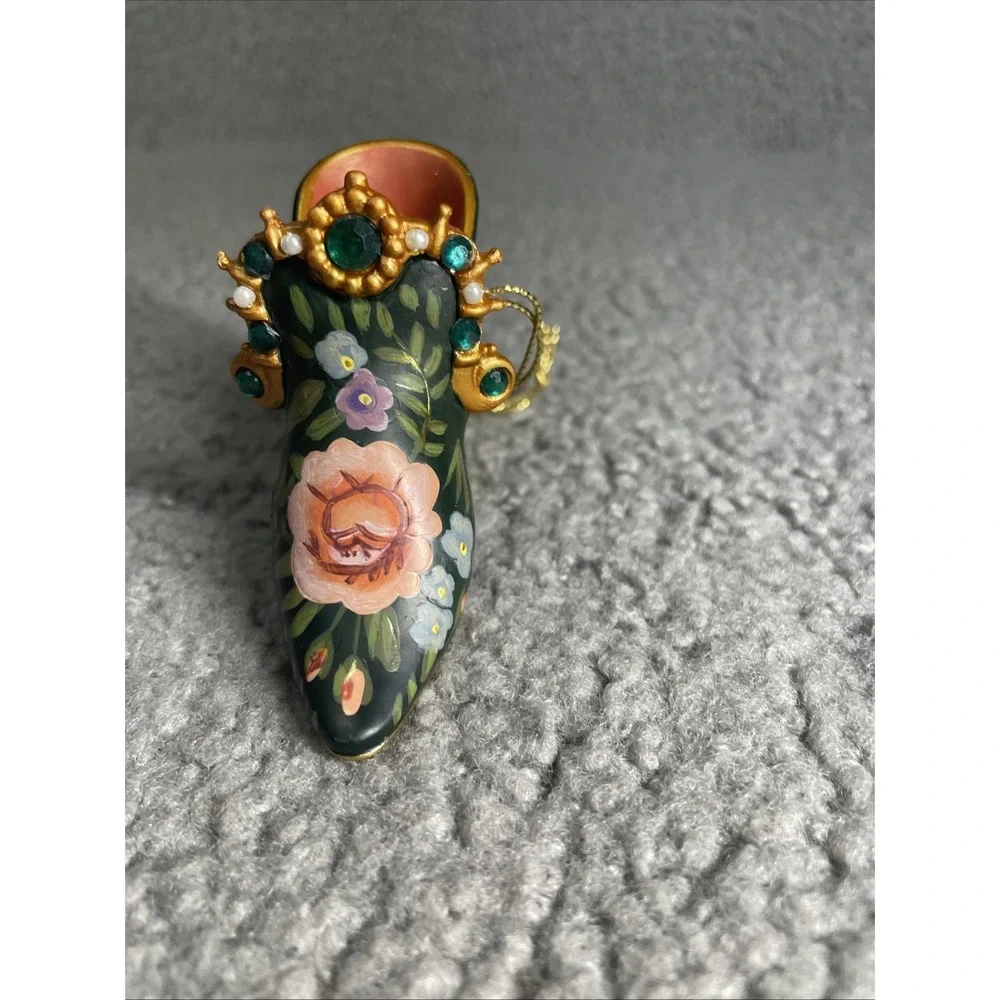 Vintage Ashton-Drake Stepping In Time Shoe Tapestry Rose Heirloom Ornament A
